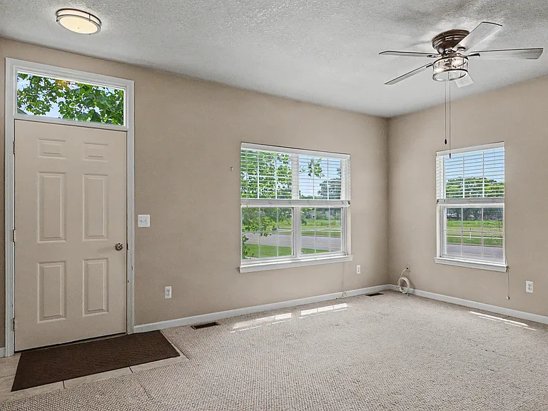 43018 Burlington Dr — Photo 19