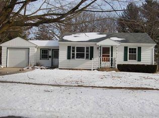 111 N Hannah Ave, Mount Morris, IL 61054
