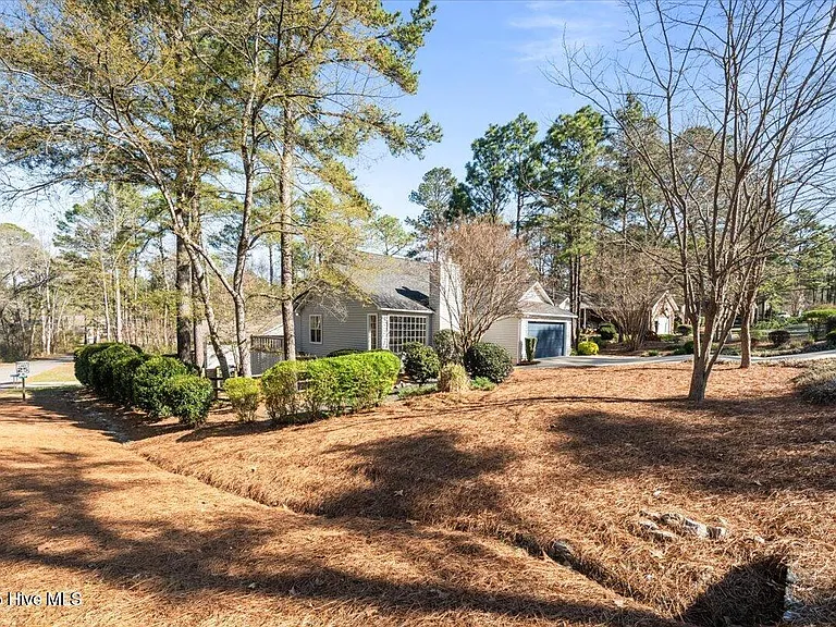 405 Spring Lake Dr — Photo 35