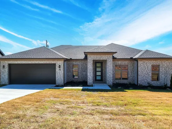 11 Old Forge Ct, Little Rock, AR 72227
