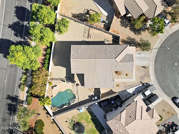 4th image of 3010 S 95TH Drive