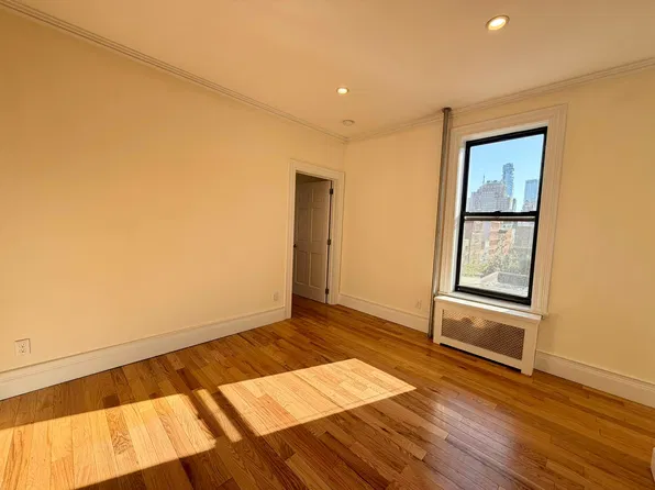 131 Thompson Street image 1 of 10
