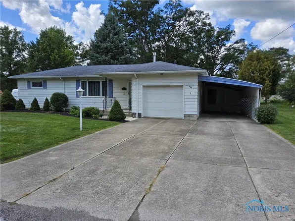 620 Mission Dr, Upper Sandusky, OH 43351