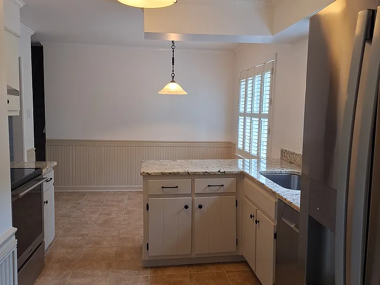 277 Amanda St — Photo 10