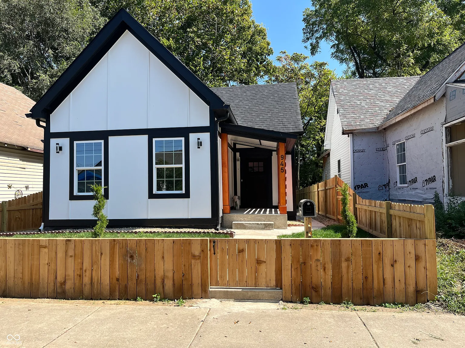 945 King Ave photo 1