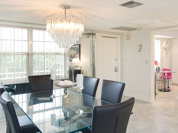 4th image of 3960 Oaks Clubhouse Dr APT 503