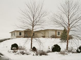 777 Hildreth Rd, Stoughton, WI 53589