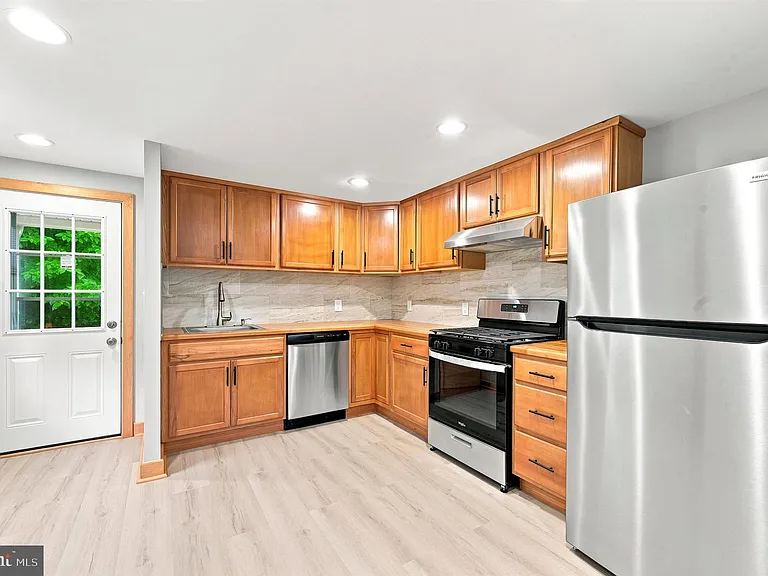 705 Forrest Ave — Photo 8