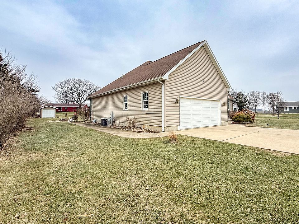 10052 Landmark Dr, Rock Falls, IL 61071 | Zillow