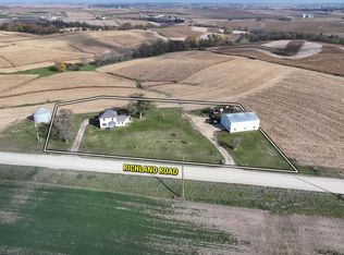 9162 Richland Rd, Cascade, IA 52033