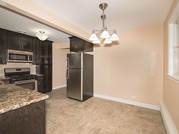 4th image of 2718 W Farragut Ave APT 1E