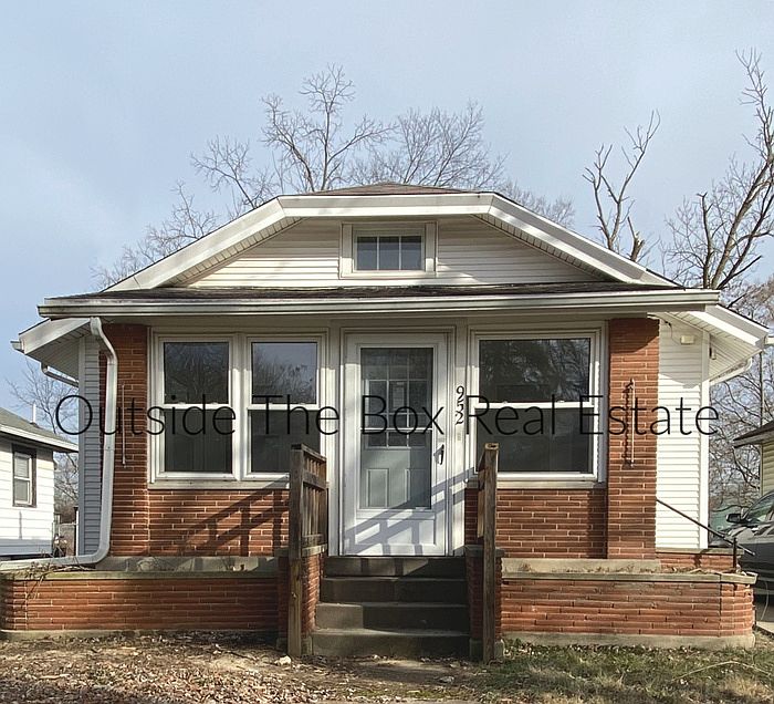 1st image of 952 Walton Ave