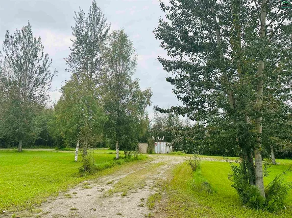 1996 Travis Ct, North Pole, AK 99705