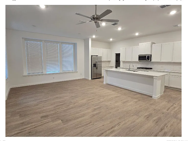 1333 Armitage Way — Photo 13