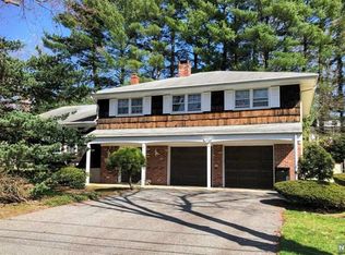 242 Beechwood Dr, Paramus, NJ 07652