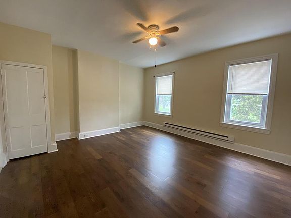 3rd image of 4723-25 Leiper St #3