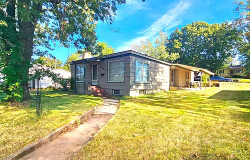 515 W Milwaukee Dr Photo 1