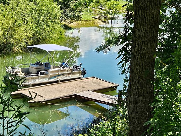 2nd image of 2064 Kerr Rd