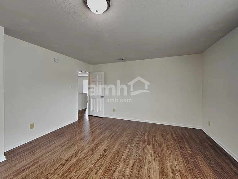 524 Bridgewater Dr — Photo 17