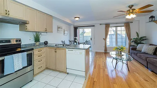 125 Checkerberry Cres W Photo 1