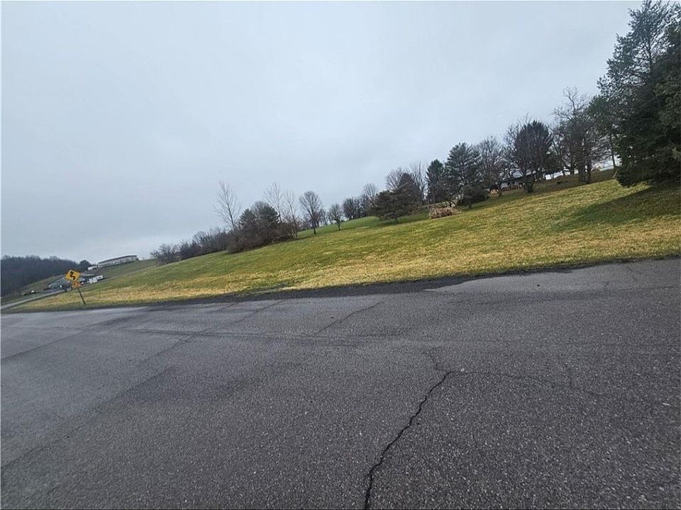 2nd image of 2 Hidden Greens Rd #16