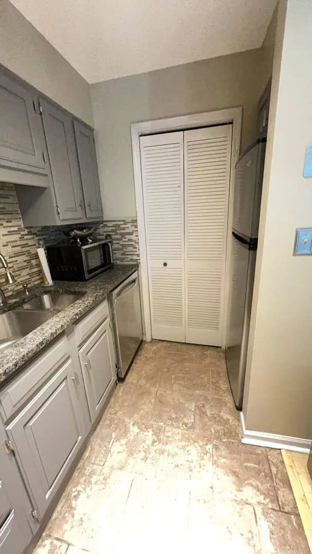 This 2 bedroom/1.5 bath condo has it all! — Photo 3