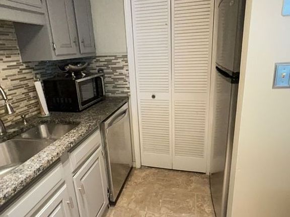 3rd image of 1201 Tiffany Ln APT F