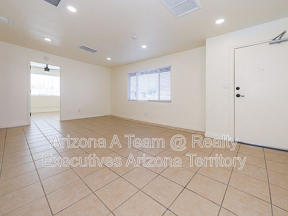 5th image of 1654 N Rosemont Blvd #1