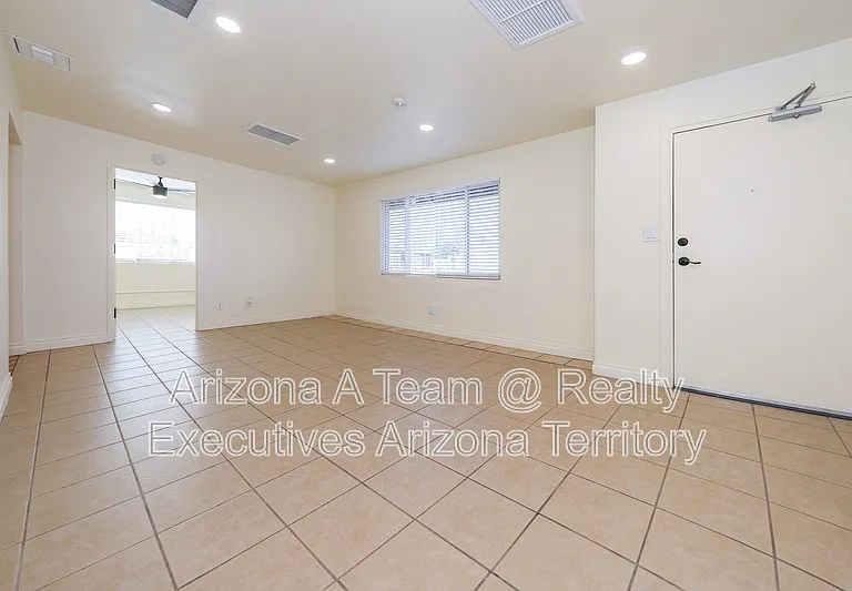 1654 N Rosemont Blvd #1 — Photo 5