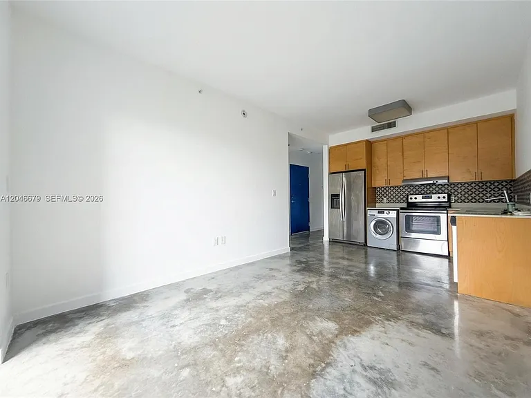 761 NW 1st St #302 — Photo 3