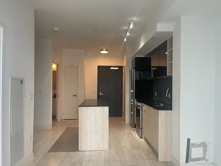 31 Tippett Rd #919 — Photo 2