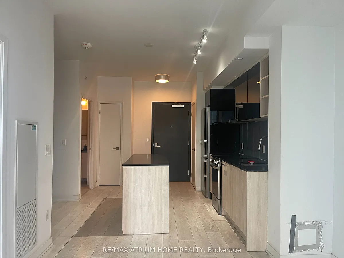 Building Photo - 31 Tippett Rd #919