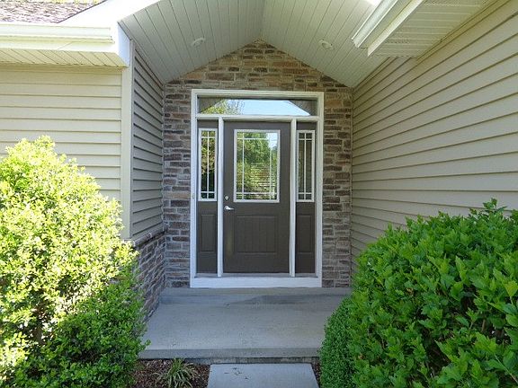 2nd image of 319 Hillcrest Dr