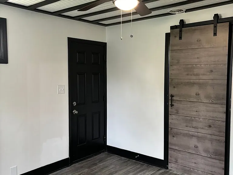 135 N Meadow Dr — Photo 10