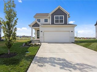 27600 E Red Fox St, Lake Lotawana, MO 64086
