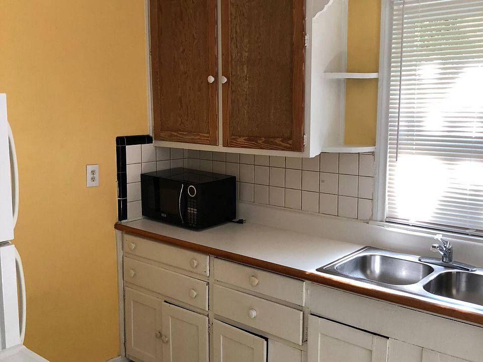 2nd image of 403 Prince St