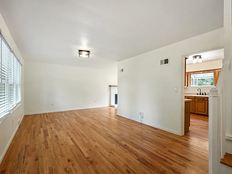 303 SW Pinnell Dr — Photo 13