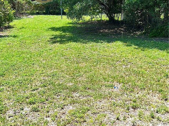 4th image of 2218 NW 51 Terrace