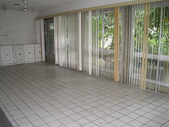 3rd image of 5302 Avocado Dr