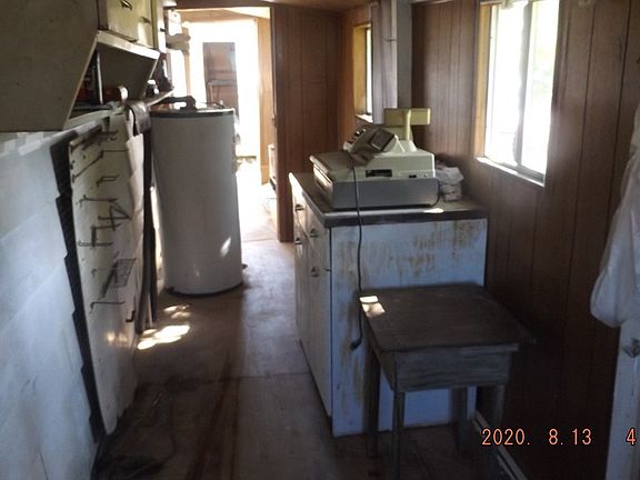 2nd image of 24 White St