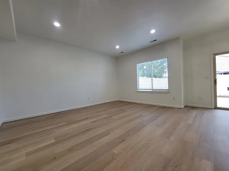 1378 W Stone Meadow Dr — Photo 7