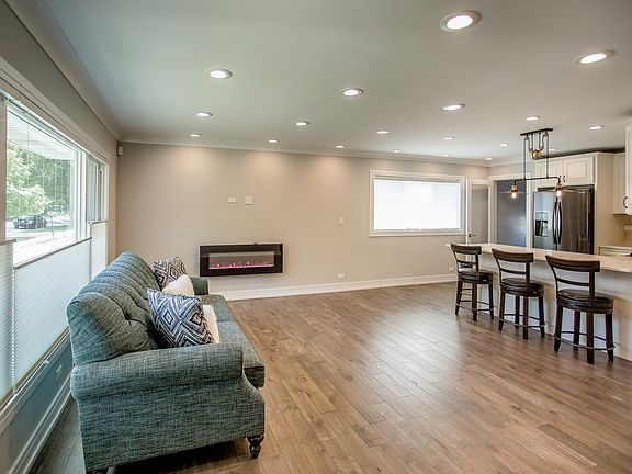 5th image of 8728 N Olcott Ave