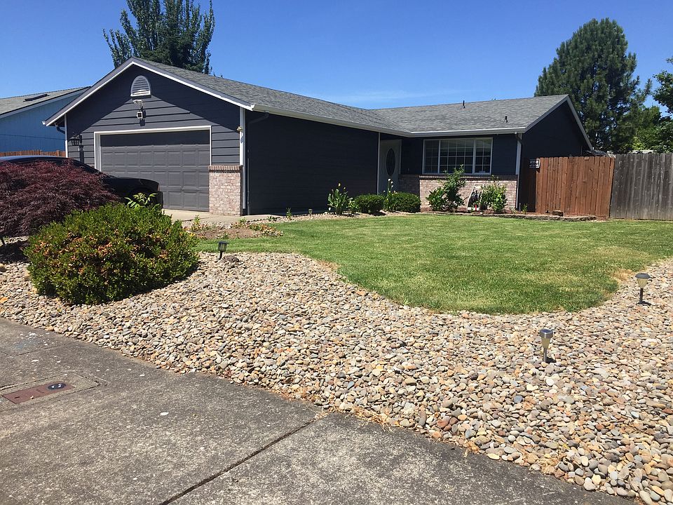 2nd image of 4435 Murdock Ct NE