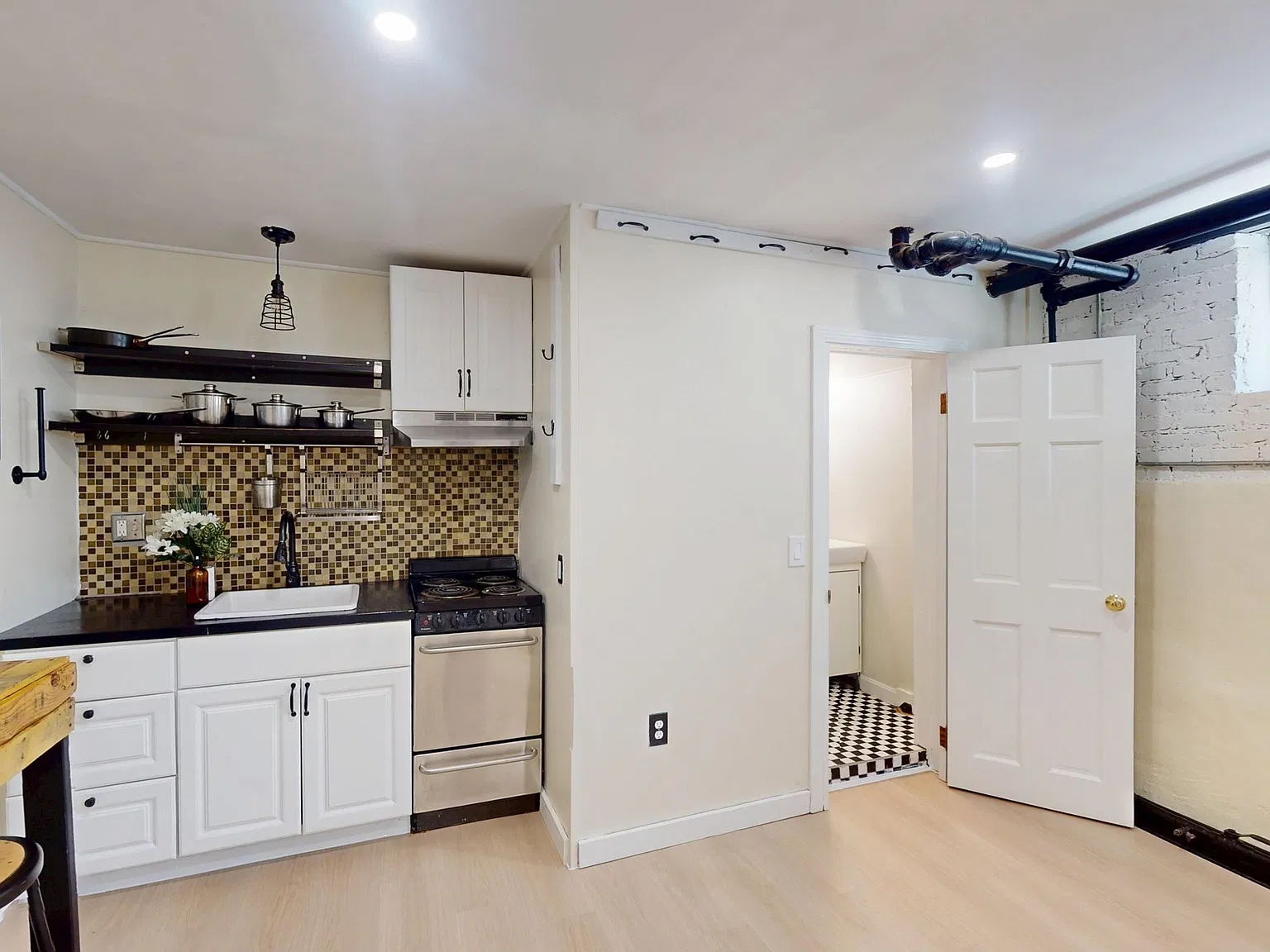 Studio, 1.0 bath, 246 sqft, $1,750 — Photo 1