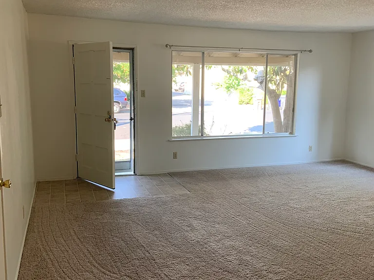 1520 Brown St — Photo 2