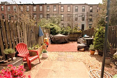 Rented by R New York