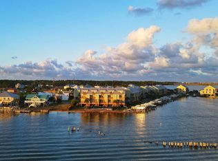 918 Delchamps Ave #4B, Dauphin Island, AL 36528