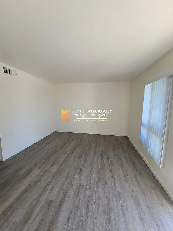2 bed, 1.0 bath, 780 sqft, $1,200 — Photo 4