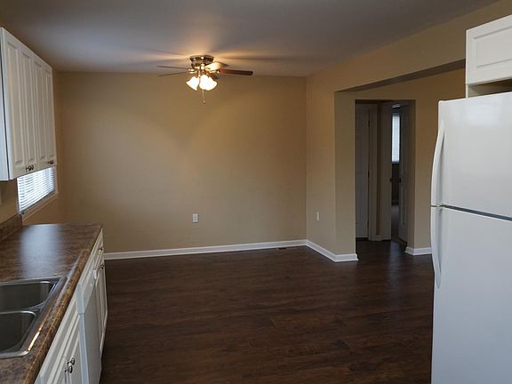 Kitchen/Dining Area