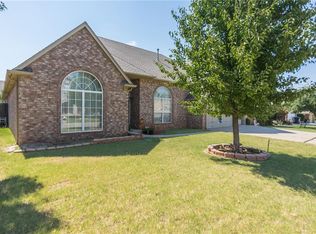 11809 Blueridge Ct, Oklahoma City, OK 73162